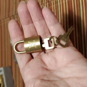 LV lock & keys